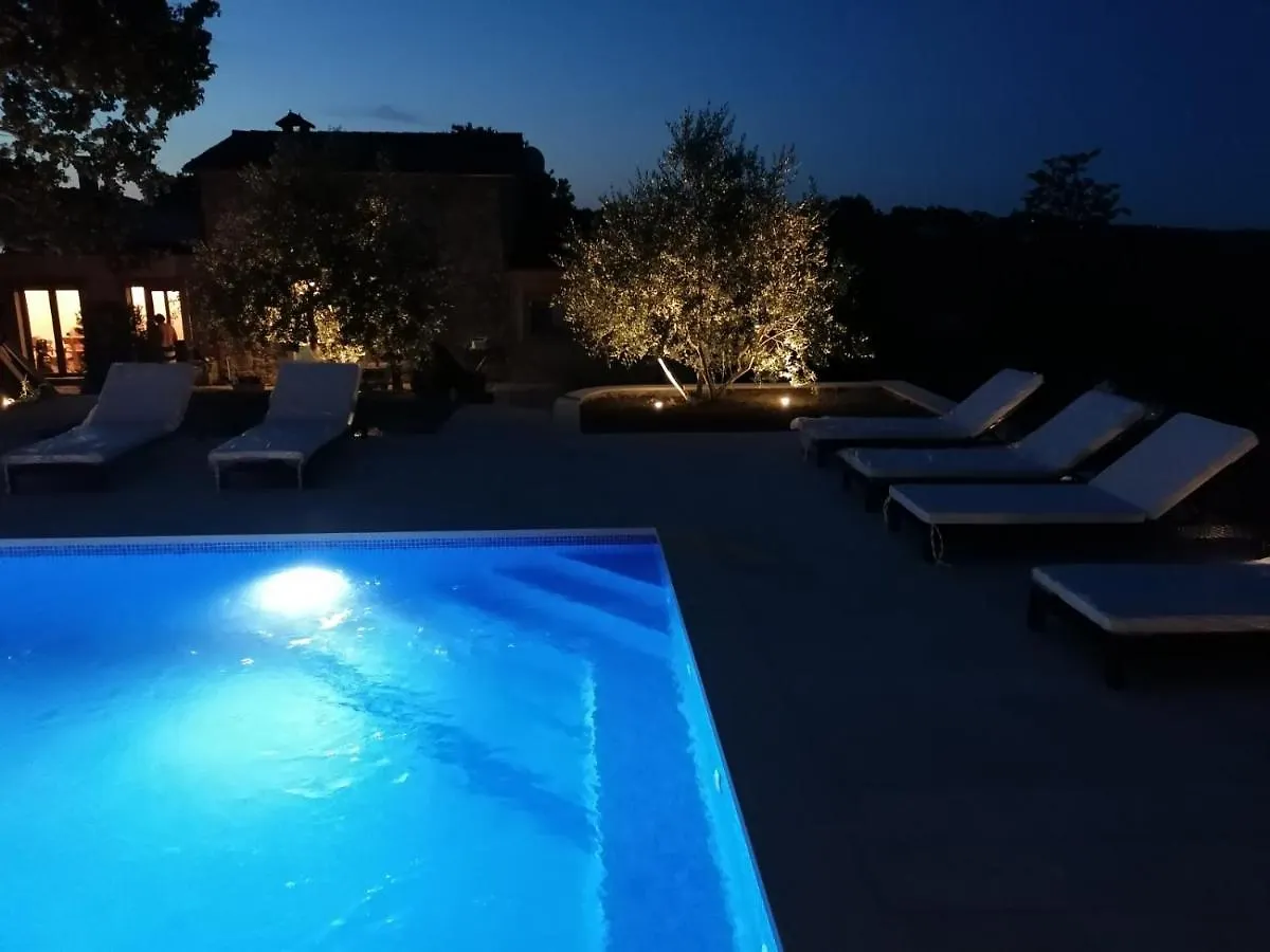 Villa Viktor Labin   Labin (Istria)